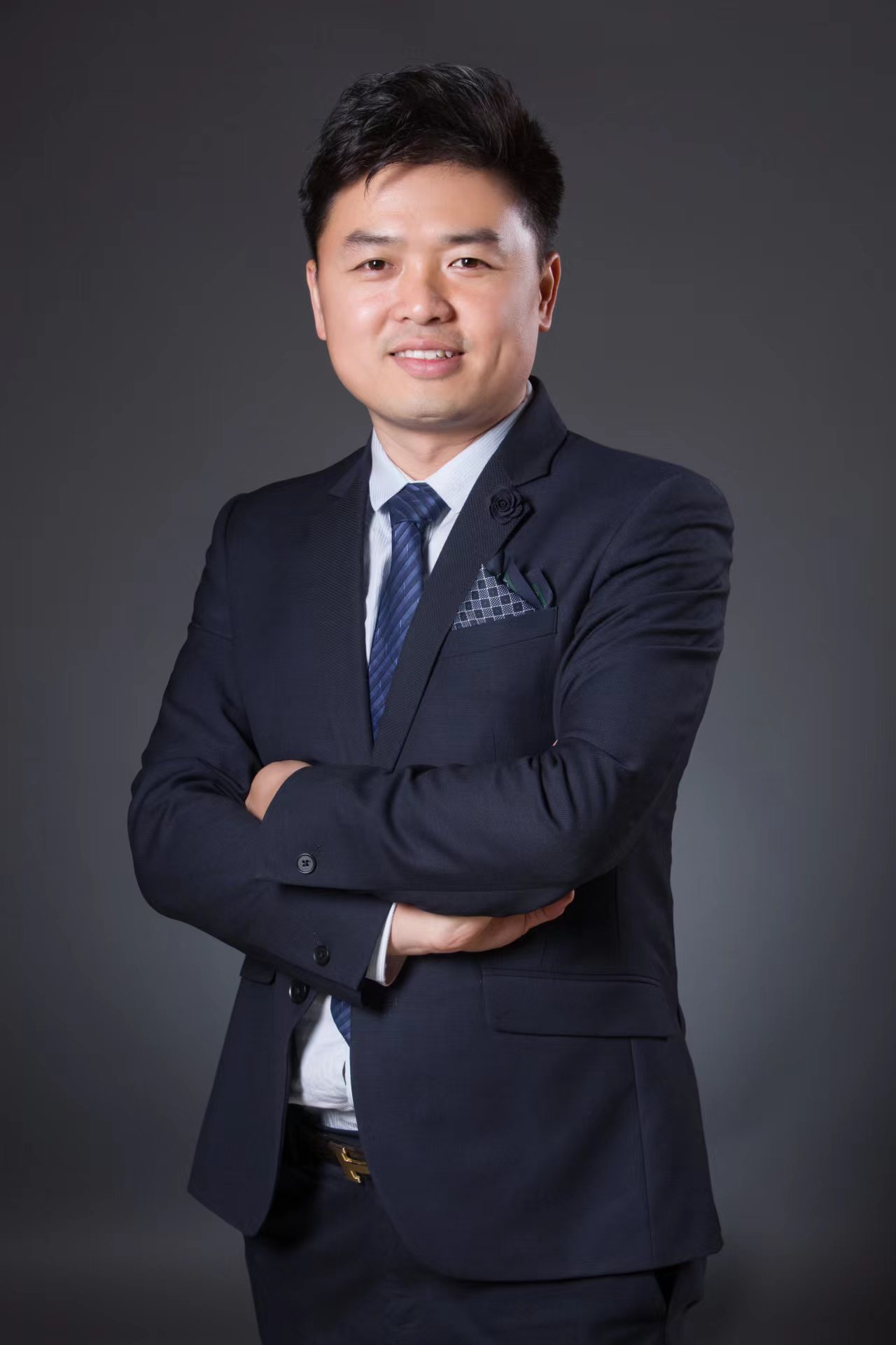 尹立志